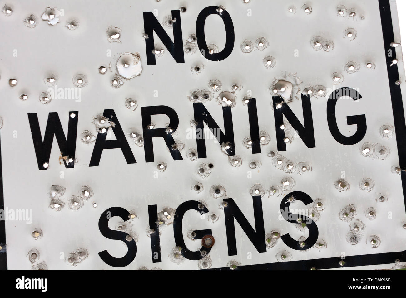 Warnschild mit Einschussloch Stockfoto