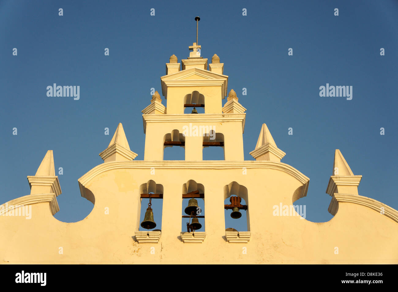 Der Glockenturm der Kirche Iglesia de Santiago in Merida, Yucatan, Mexiko Stockfoto