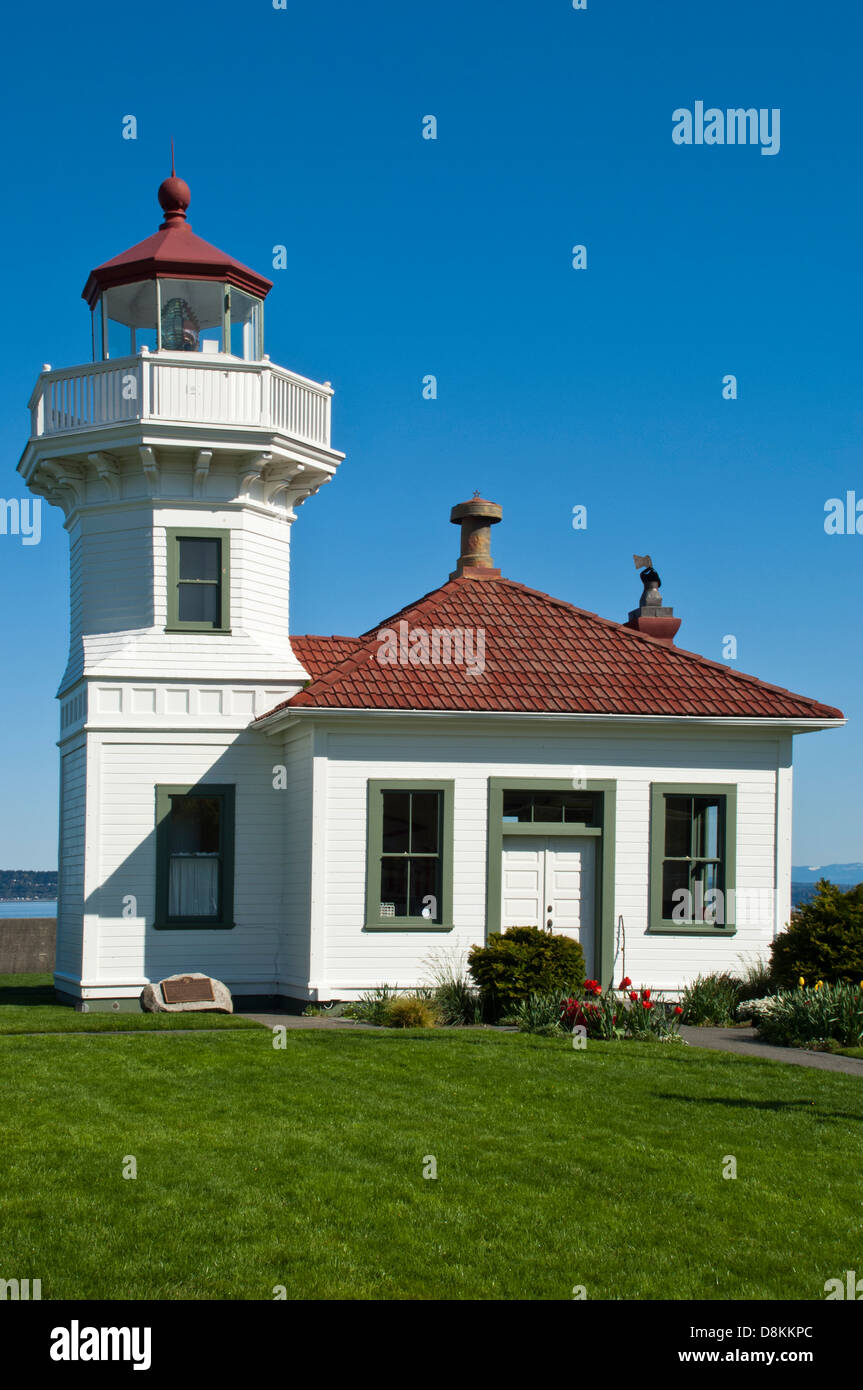 Mukilteo Lighhouse (gegr. 1906) an den Ufern des Puget Sound, Mukilteo, Washington, USA Stockfoto