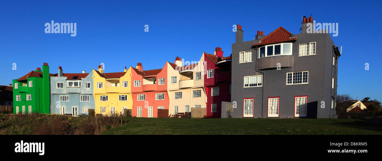 Die Landzungen, farbenfrohe Wohnhäuser, Thorpeness Dorf, Suffolk County, England, UK Stockfoto