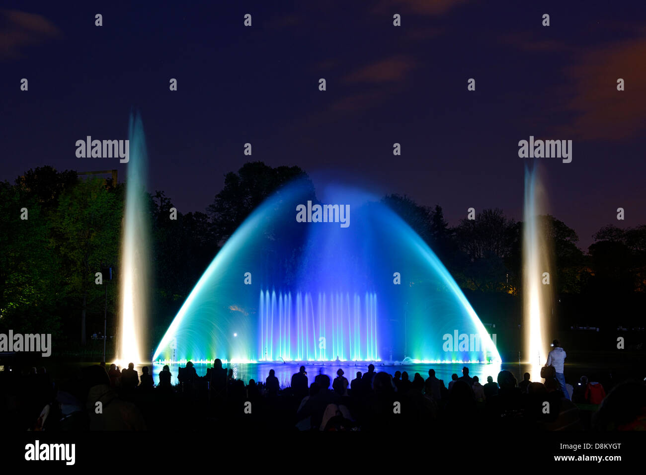Bunte Fontnen, Planten un Blomen Park, Hamburg, Deutschland  Stockfotografie - Alamy