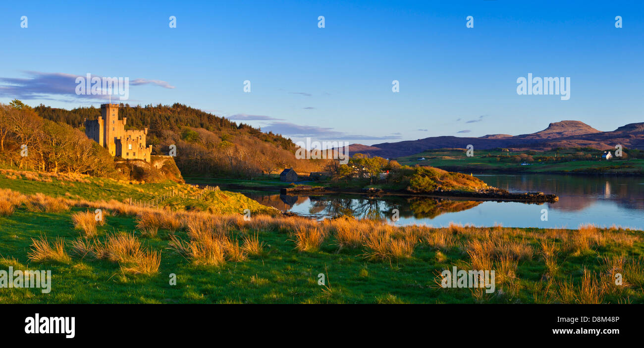 Isle of Syke Dunvegan Castle Außenansicht und Gärten Isle of Skye Highlands and Islands Scotland UK GB Europe Stockfoto