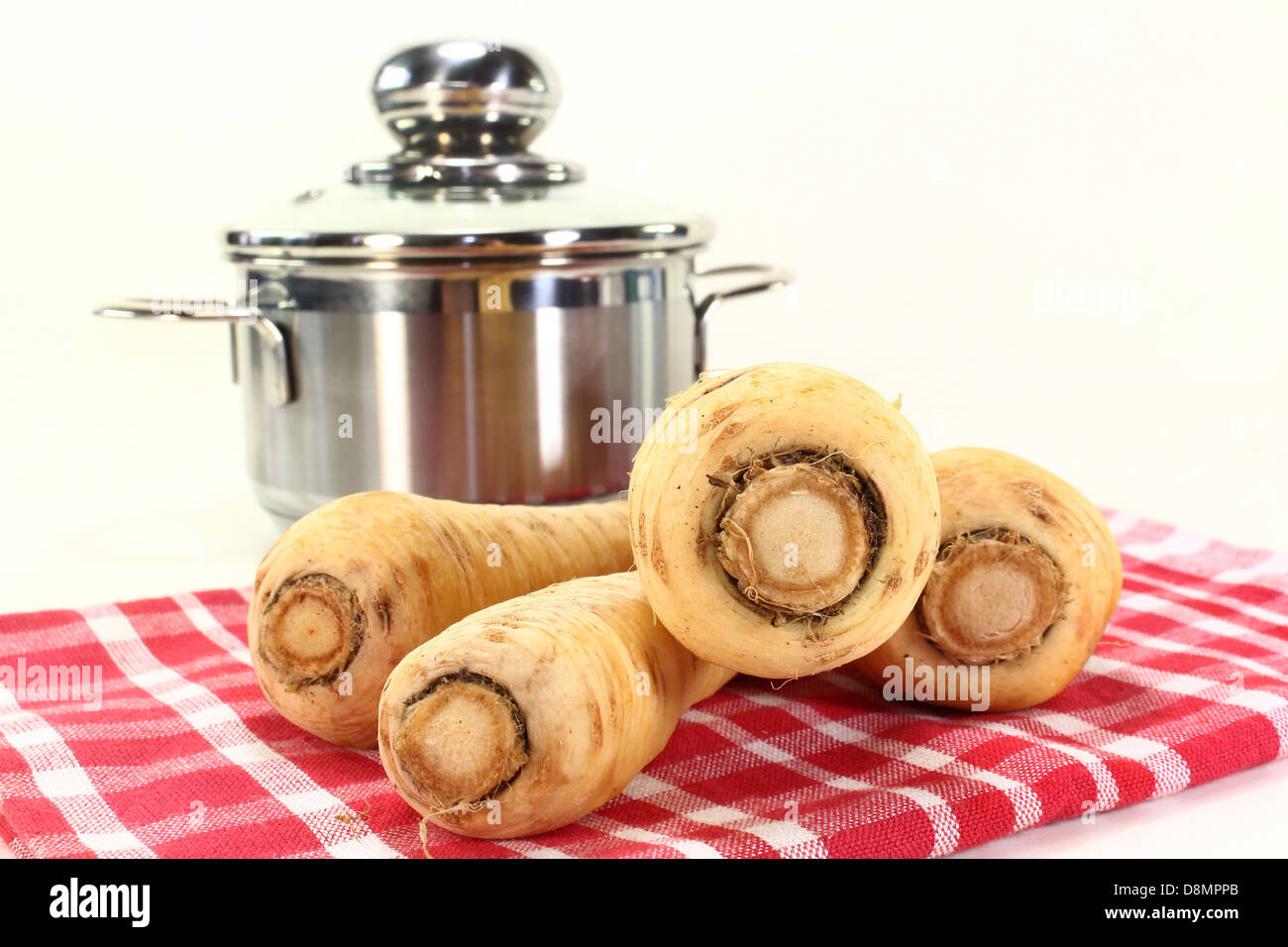 Geformte pastinake -Fotos und -Bildmaterial in hoher Auflösung – Alamy
