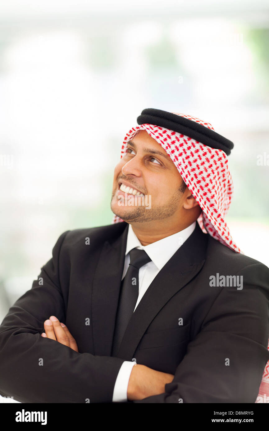 fröhlich-arabischer Milliardär Tagträumen Stockfoto