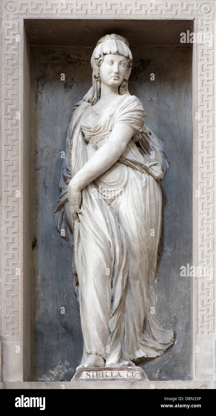 VERONA - 27.Januar: Statue von Sybilla in San Bernardino Kirche von Canossa Kapelle am 27. Januar 2013 in Verona, Italien. Stockfoto