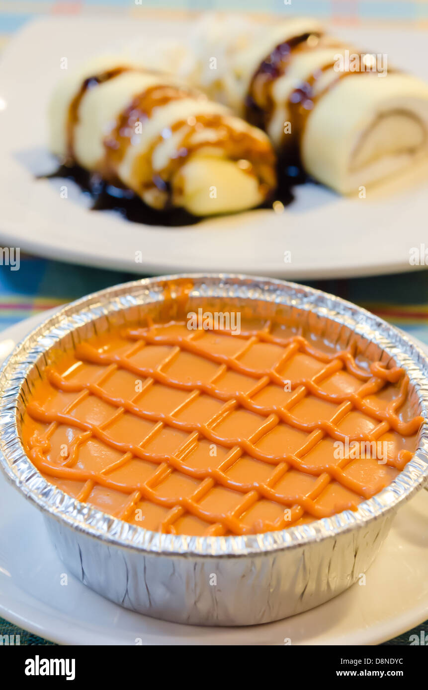 Thai Tee Tasse Kuchen, hergestellt aus thai Tee, süßes Dessert Stockfoto