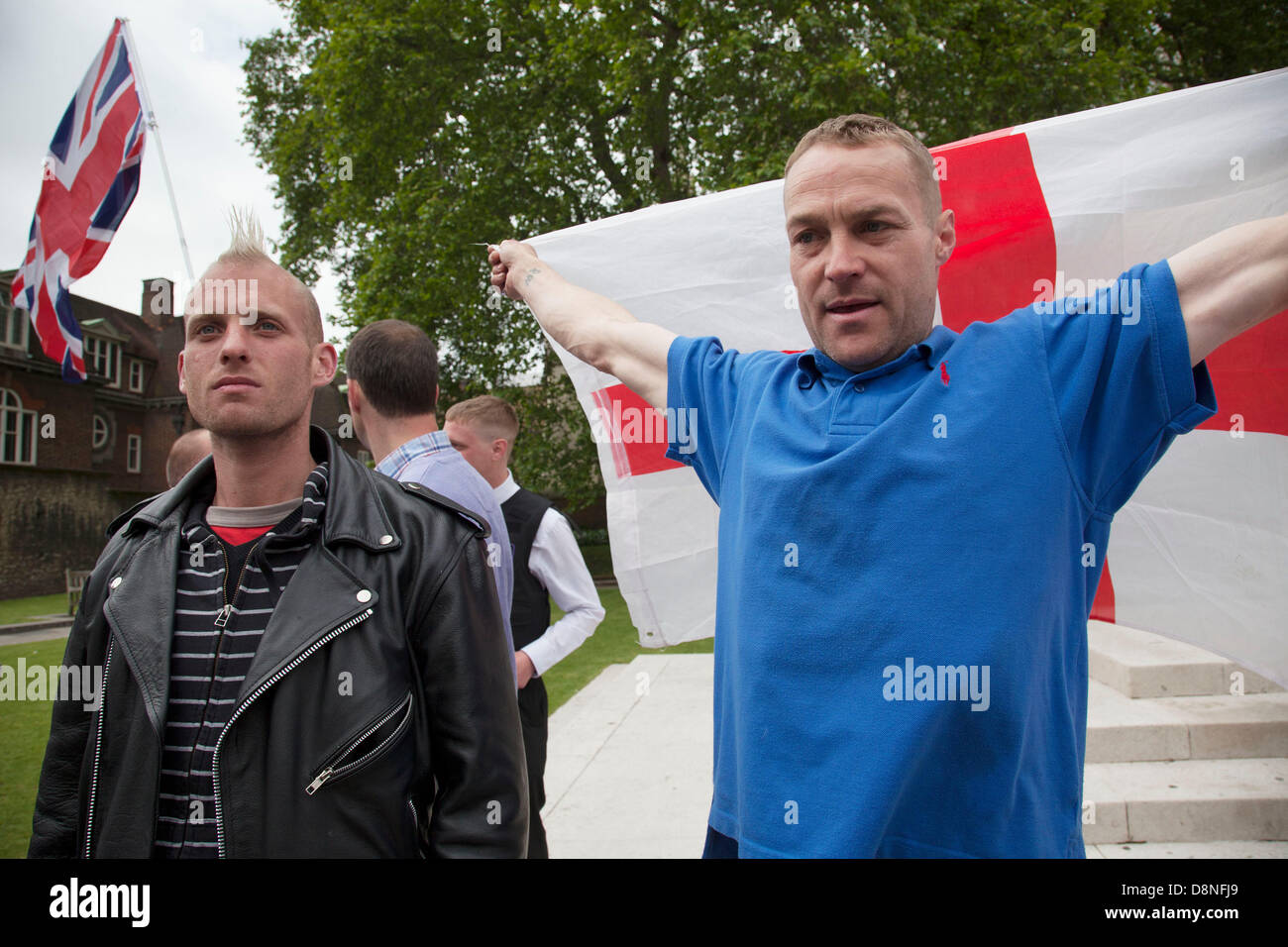 British National Party BNP versammeln, um gegen Hass-Prediger zu protestieren. Sie wurden daran gehindert, durch Demonstranten marschieren. London. Stockfoto