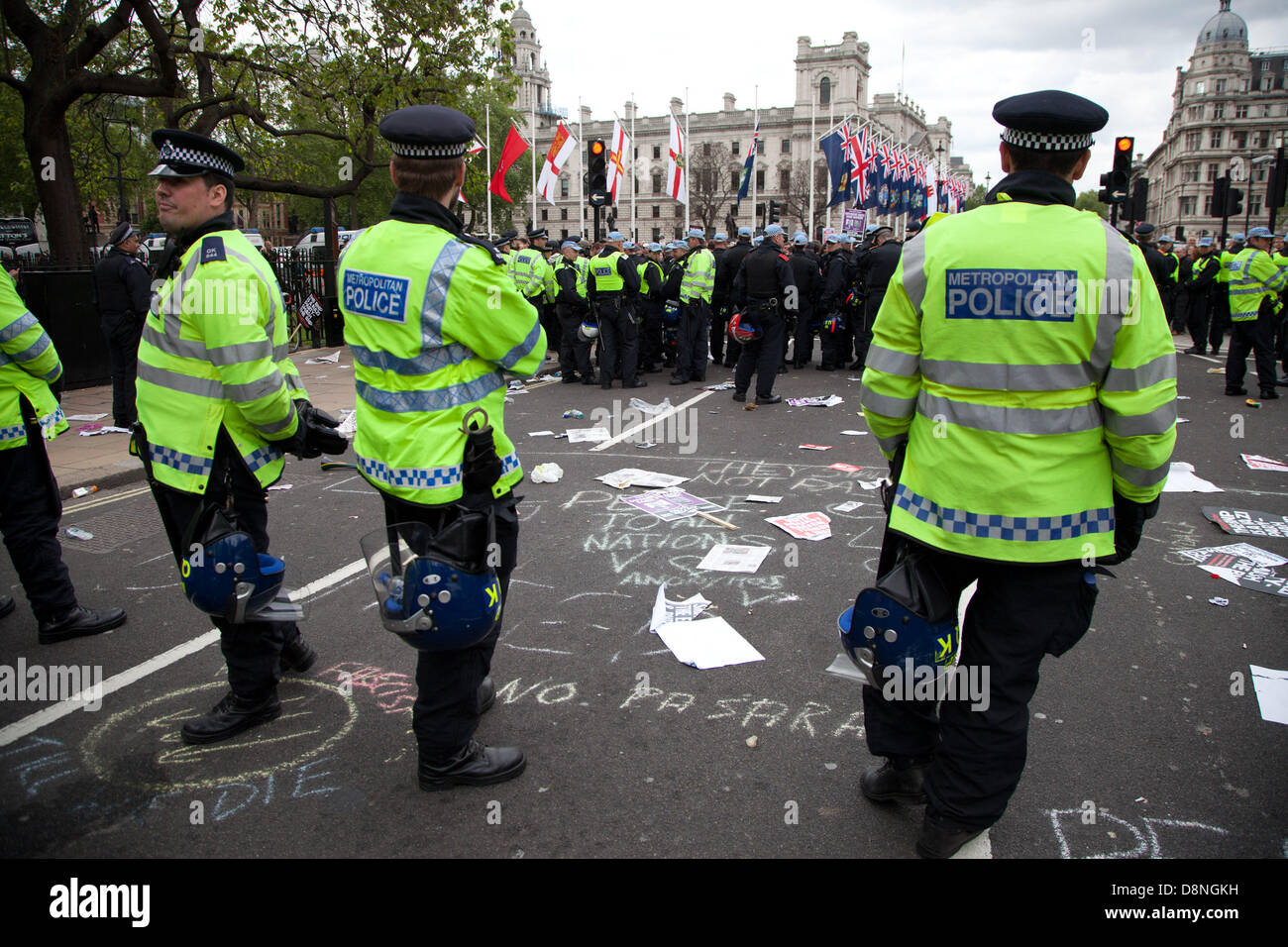 London, UK. 1. Juni 2013.  Es gab eine großen Polizeipräsenz zu versuchen, die gegnerischen Gruppen auseinander zu halten und versuchen, Störungen zu minimieren. Bildnachweis: Nelson Pereira/Alamy Live News Stockfoto