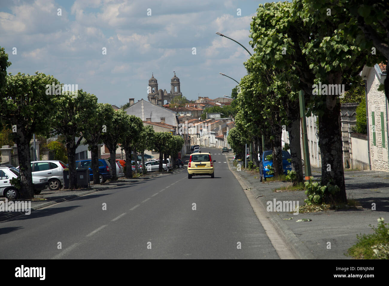 St Jean d ' Angely Frankreich Zwillingstürme des alten Kathedrale Stockfoto