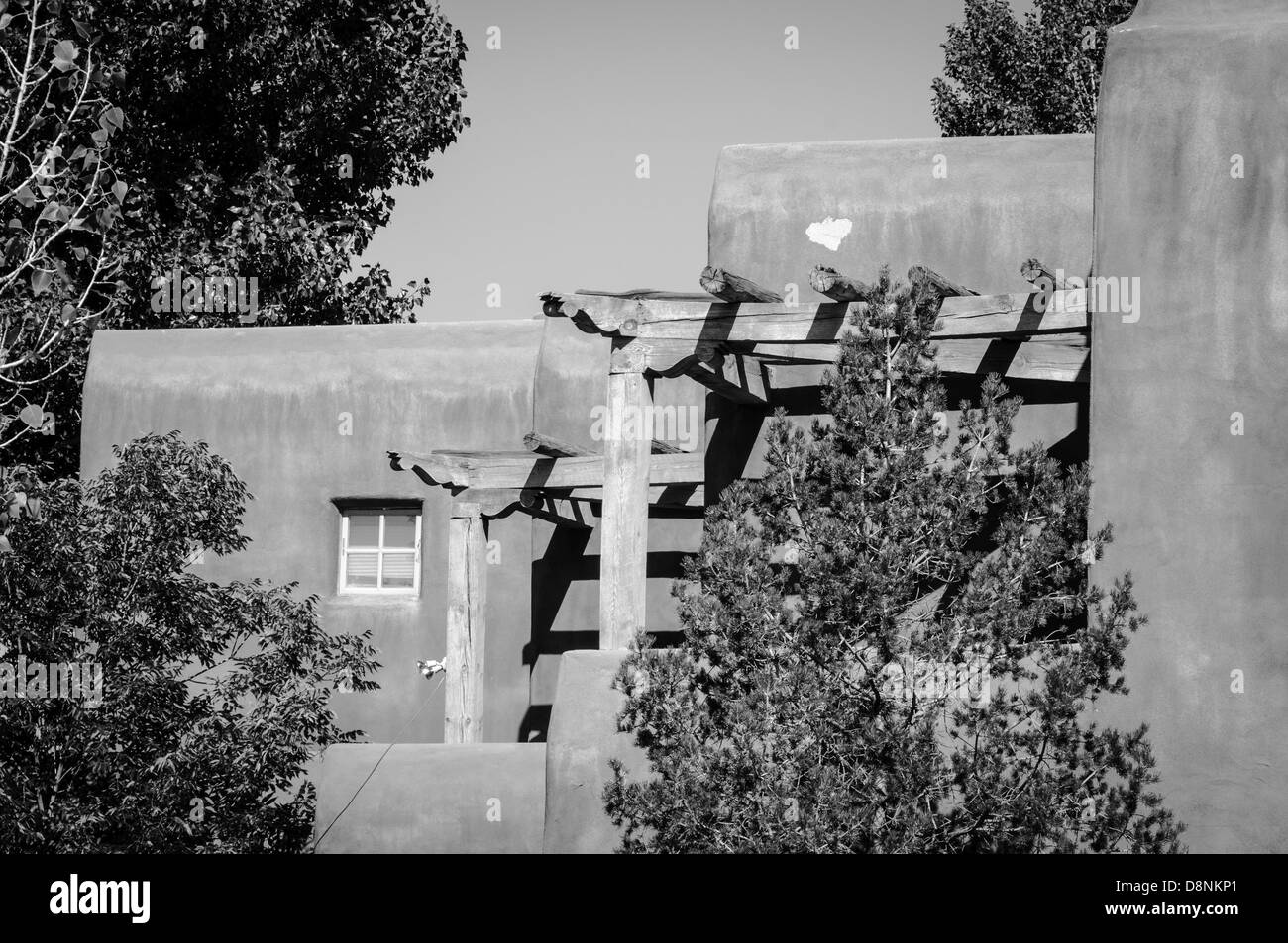 Santa Fe Stil Architektur Detail, Canyon Road, New Mexico Stockfoto