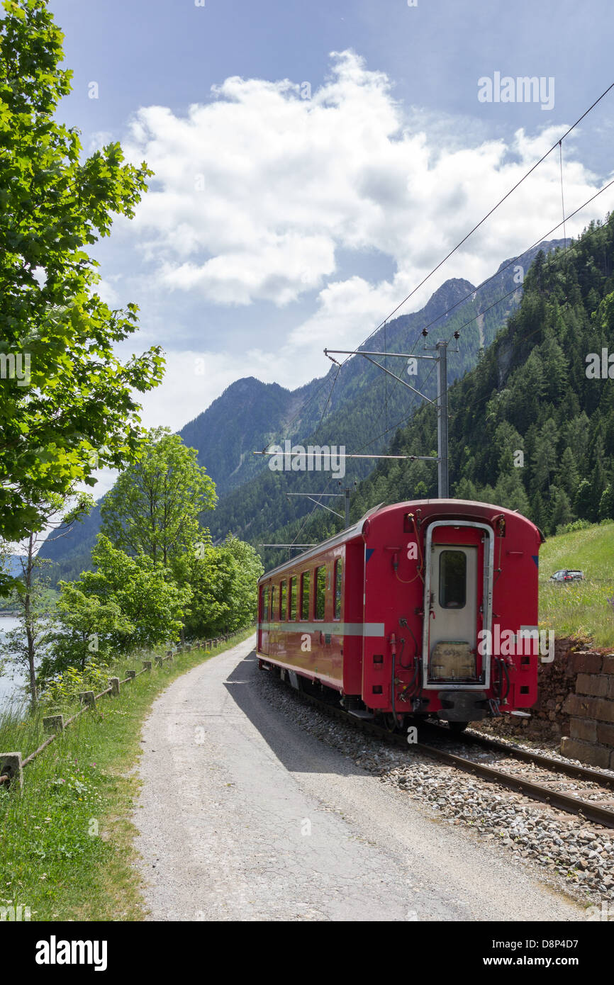 Schweizer Bahn Bernina Express von Tirano nach St. Moritz Stockfoto