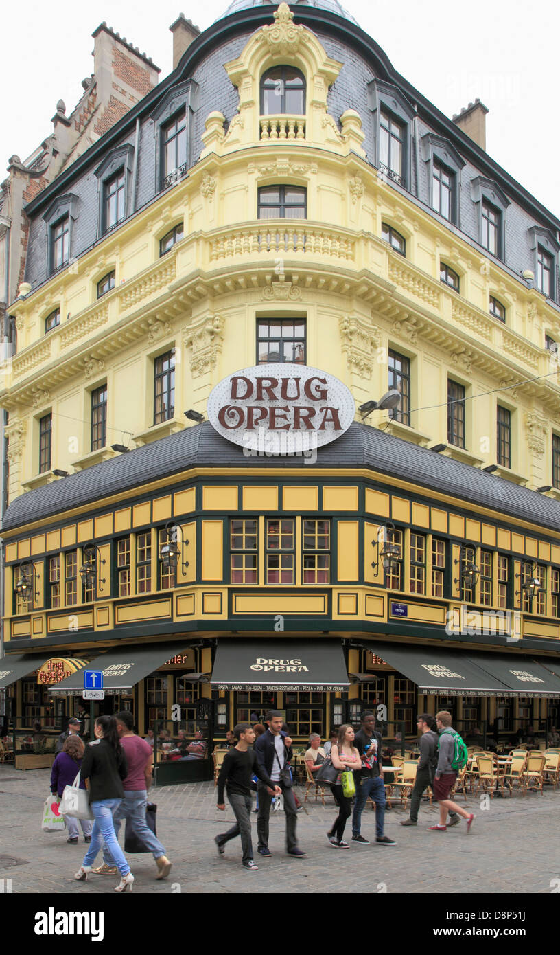 Belgien; Brüssel; Oper Drogerie, Straßenszene, Stockfoto