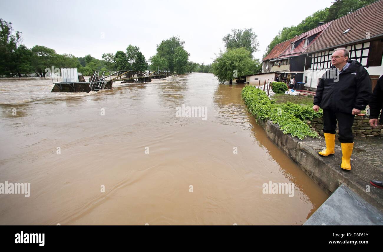 Wetterzeube, Deutschland. 2. Juni 2013. Ministerpräsident des Landes