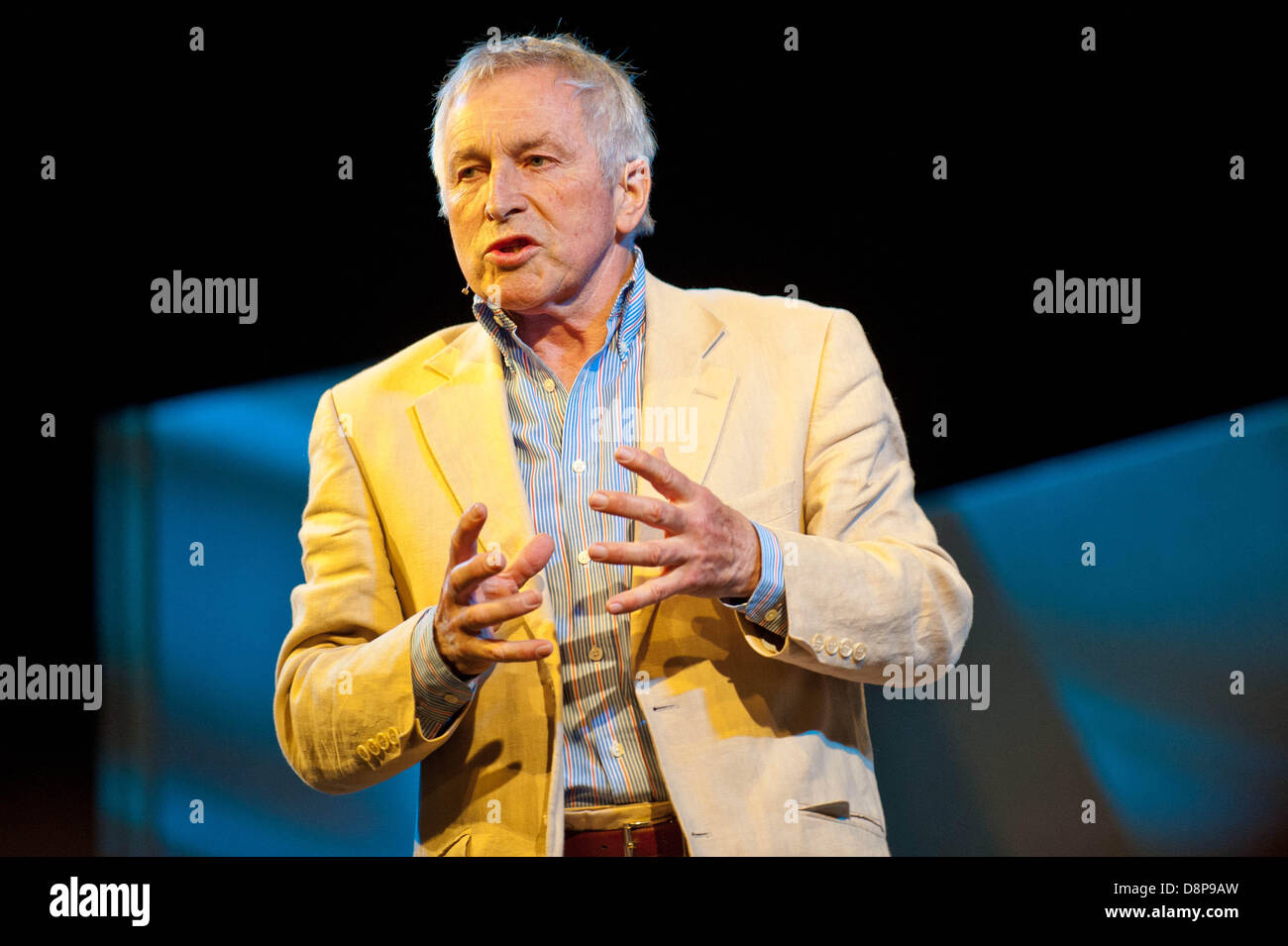 Heu auf Wye, Powys, Wales, UK, Sonntag, 2. Juni 2013 im Bild: Jonathan Dimbleby sprechen bei Hay Festival Re: The Telegraph Hay Festival, Hay on Wye, Powys, Wales. Stockfoto