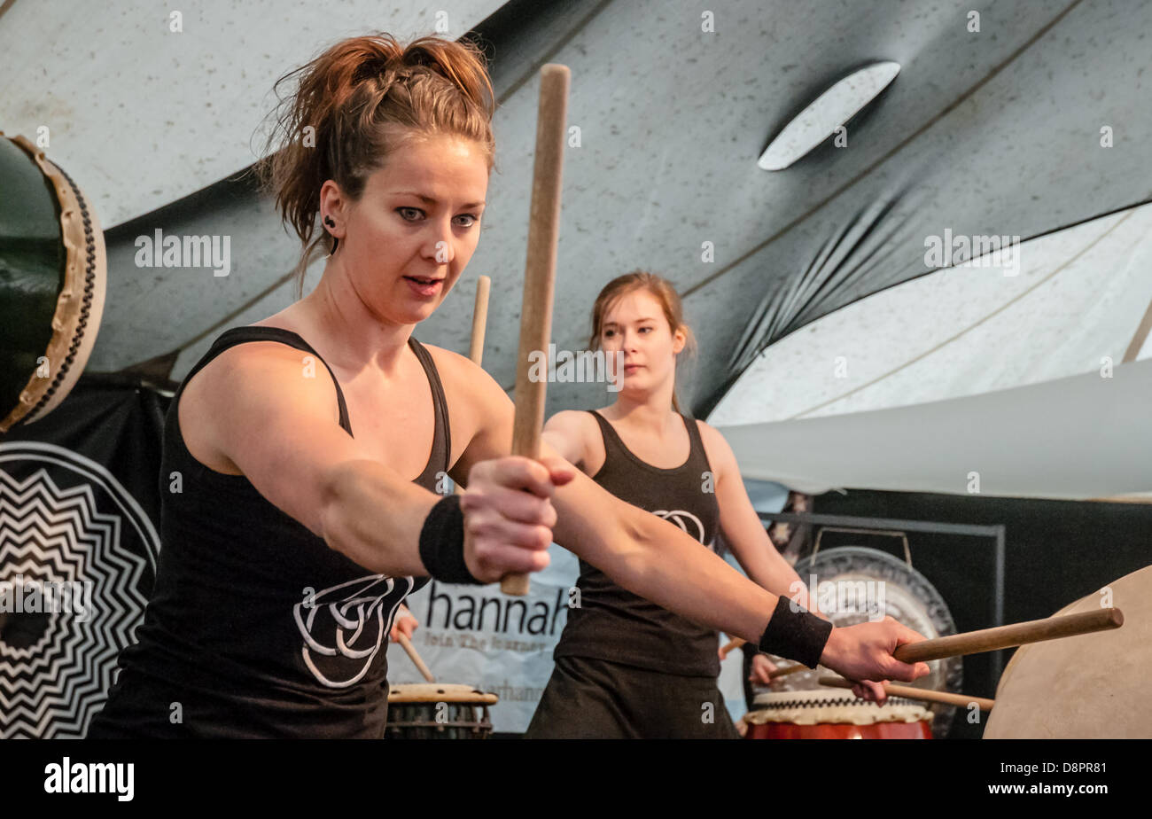 Kagemusha Taiko Durchführung am 2. Tag der Exeter Respekt Festival 2013 in Belmont Park Exeter, Großbritannien Stockfoto