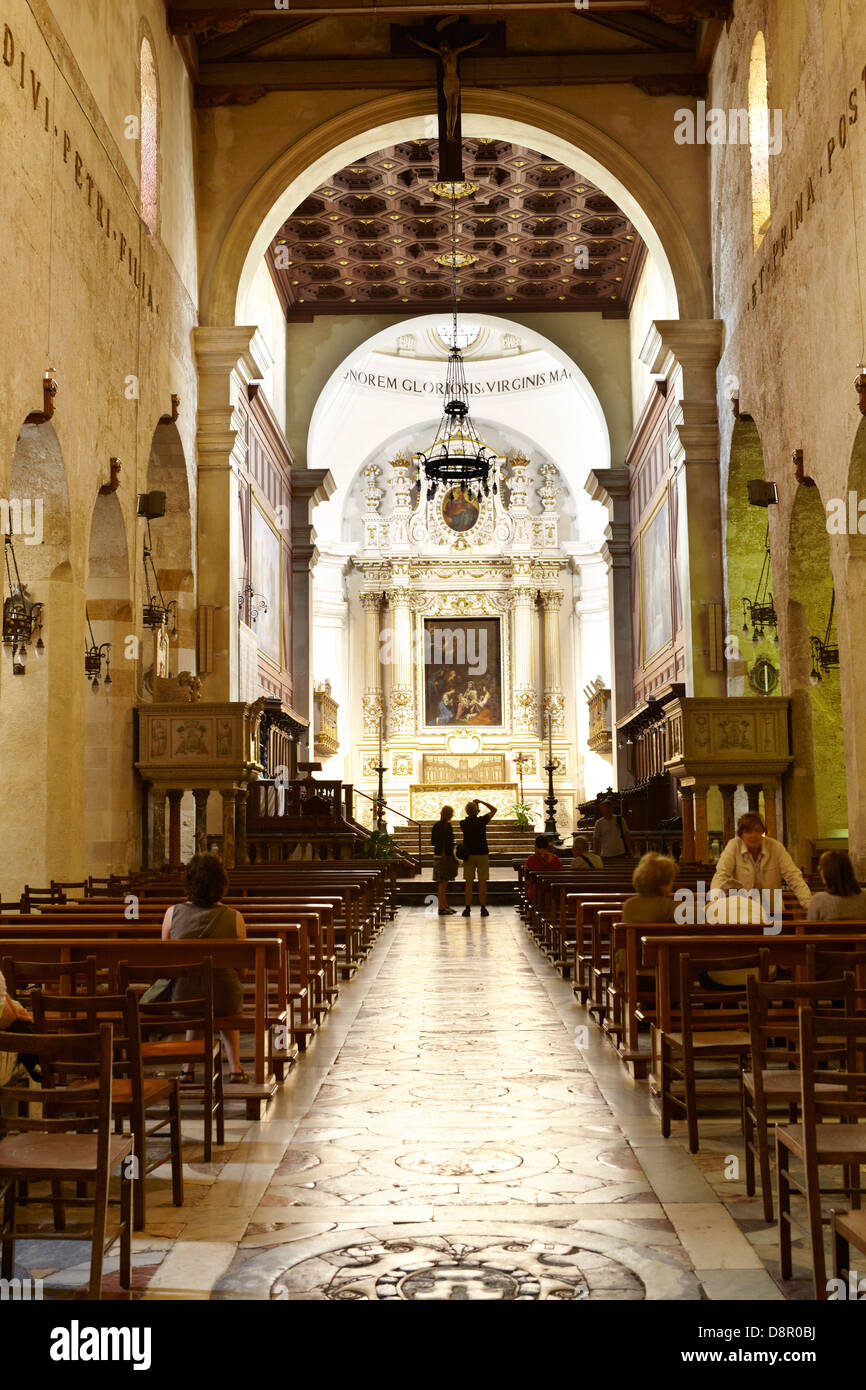 Innenraum der barocken Kathedrale oder Duomo in Siracusa (Syrakus), Sizilien, Italien-UNESCO Stockfoto