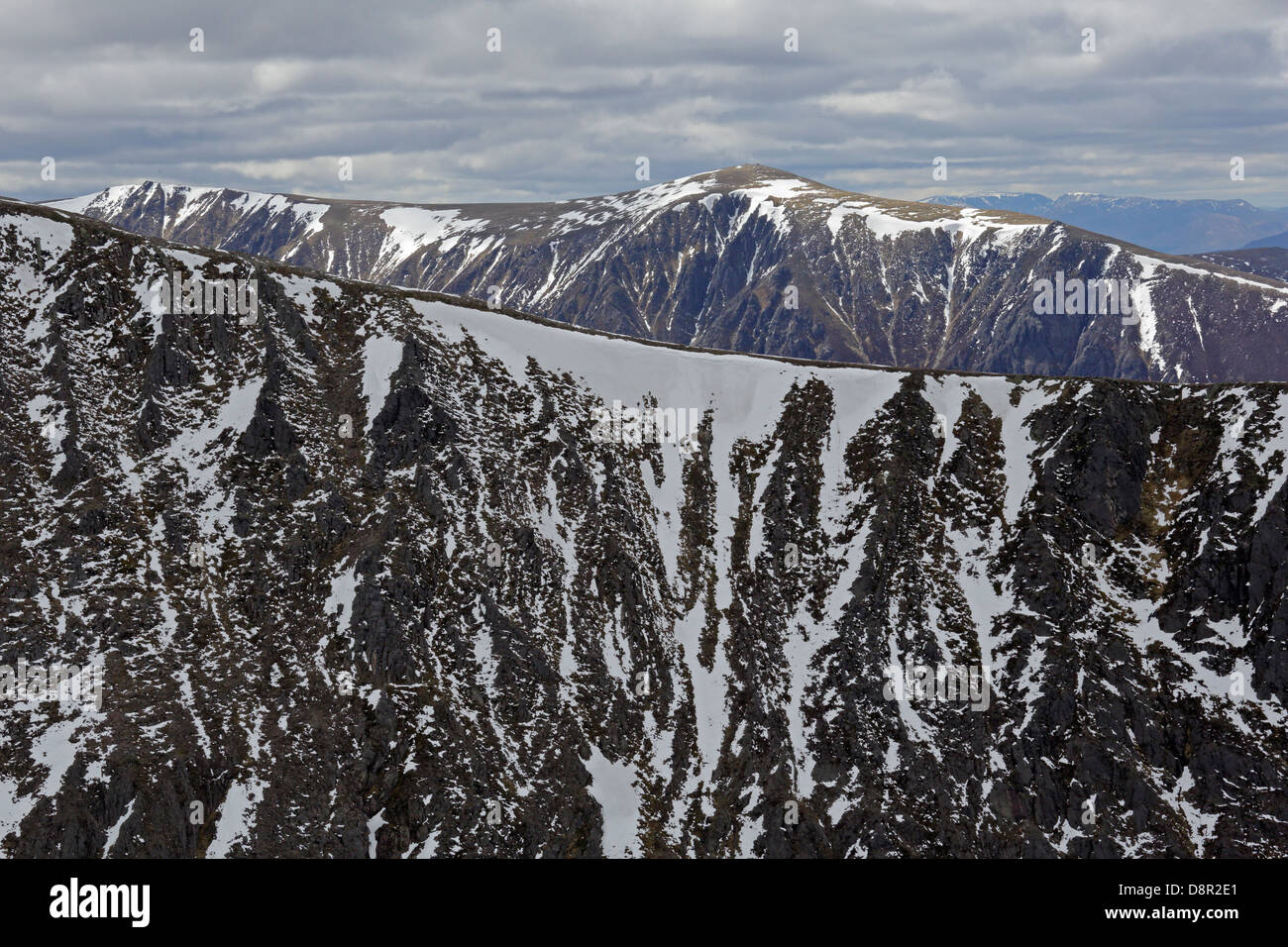 Cairngorm Berge mit Blick auf Lairig Ghru in Richtung Sron Na Lairige Stockfoto