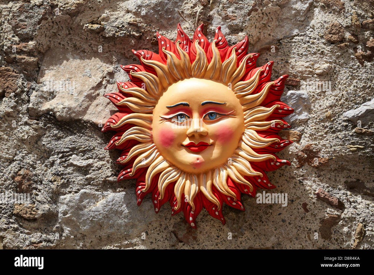 Keramik Sonne Figuren außen Souvenir-Shop, Taormina, Sizilien, Italien Stockfoto