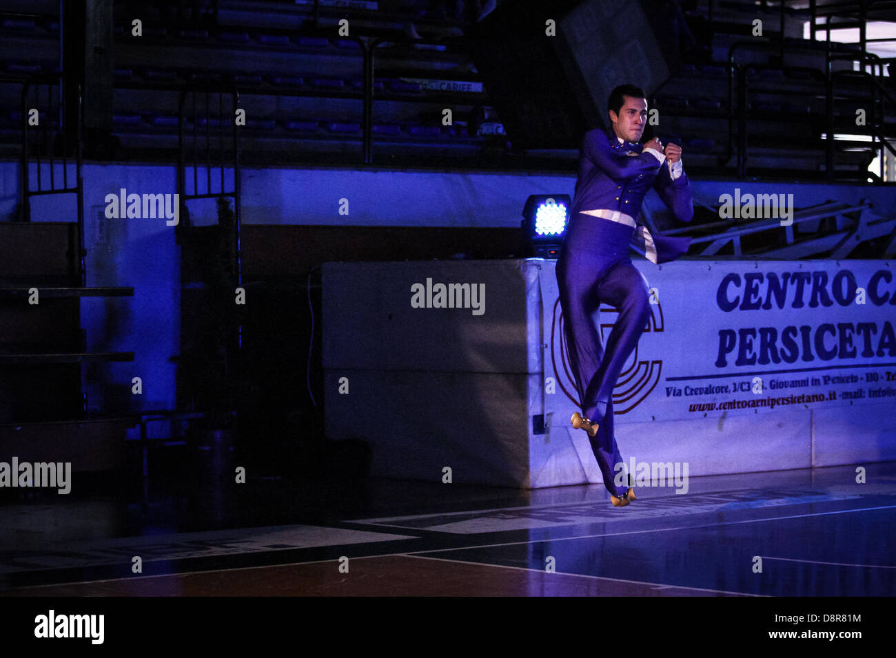 Ferrara, Italien. 2. Juni 2013. Roberto Riva [internationale Roller Champion], für die italienischen Roller Evolution 2013, bei Palacarife in Ferrara, Italien am 2. Juni 2013 durchführen. Bildnachweis: Valerio Agolino/Alamy Live-Nachrichten Stockfoto