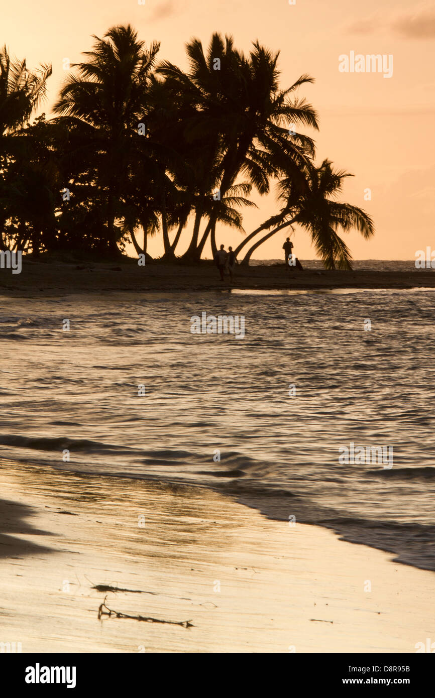 Sonnenuntergang im El Portillo Beach, Dominikanische Republik. Stockfoto