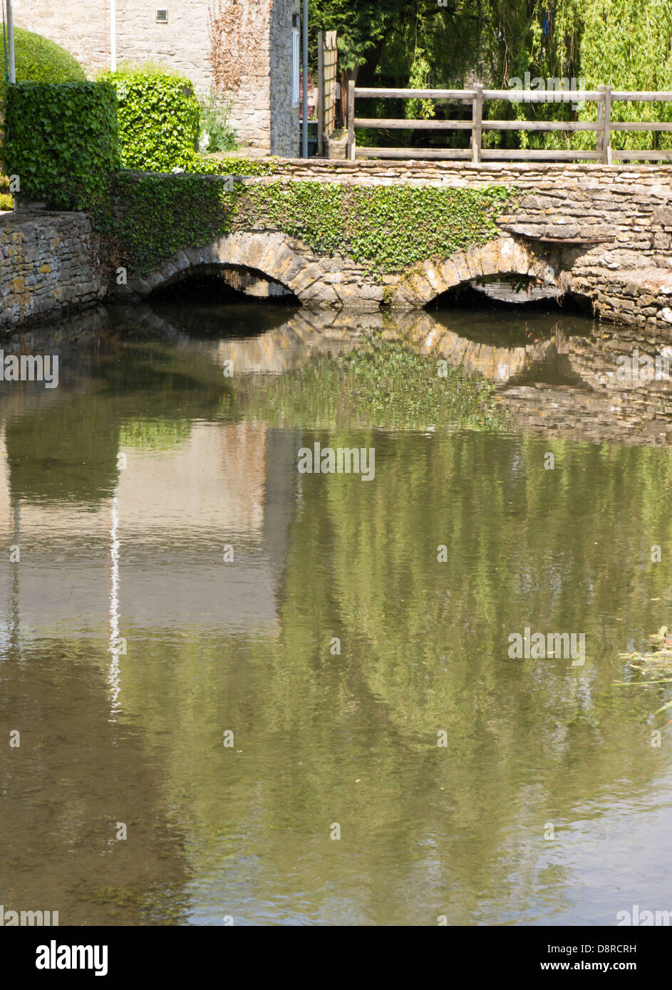 Ashton Keynes, ein Wiltshire ländliches Dorf in der Nähe der Cotswold Water Park. Stockfoto