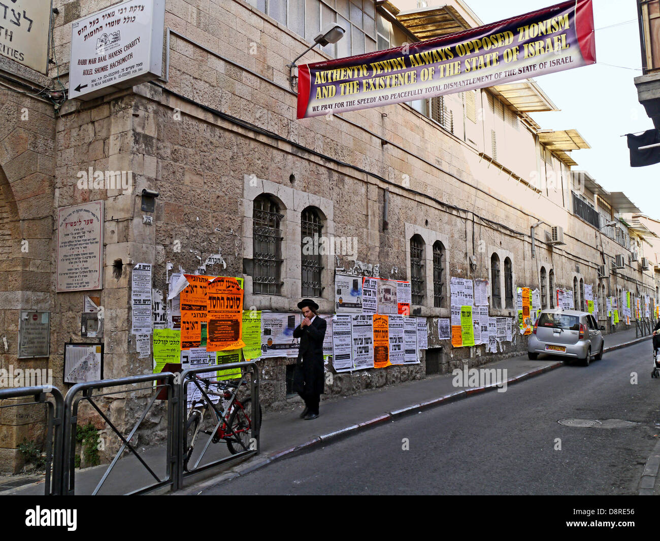 Anti-Zionist Banner in Meah Shearim Jerusalem Stockfoto