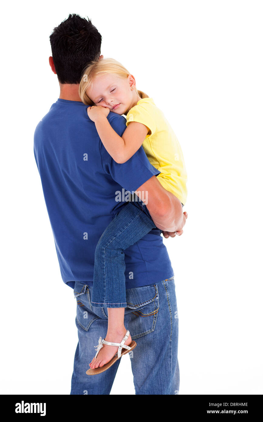 niedliche kleine Tochter schlafen auf Vaters Schultern Stockfoto