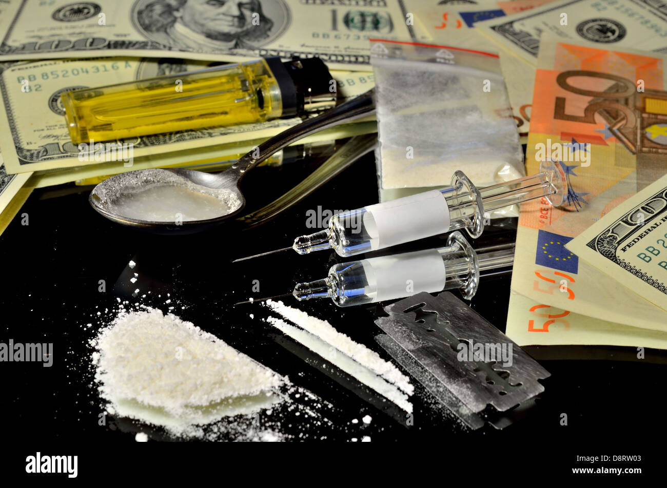 Illegale Drogen auf den Straßen von Geld Stockfoto