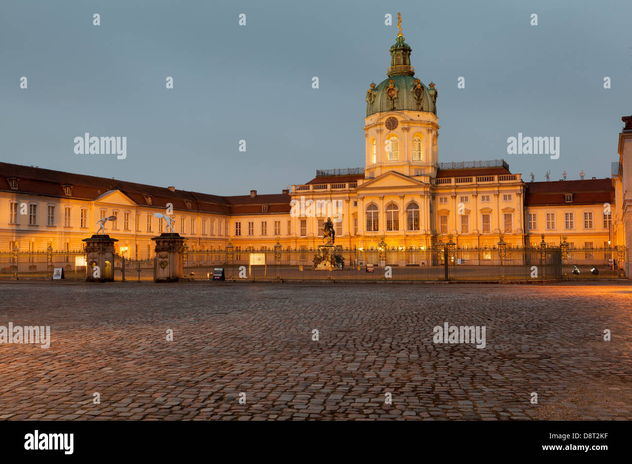 Schloss Charlottenburg bei Nacht, Spandauer Damm, Berlin, Germany Stockfoto