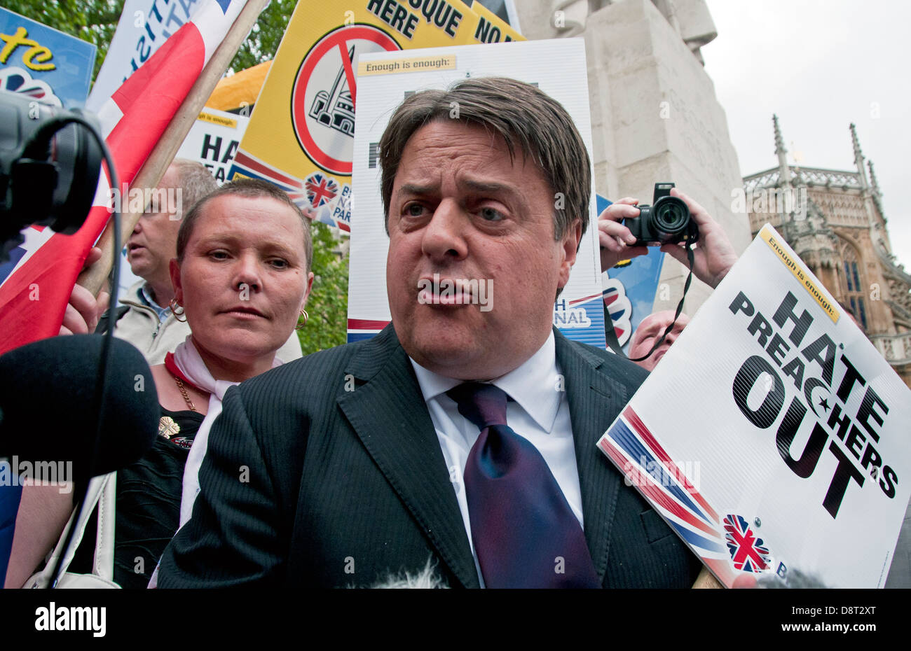 Nick Griffin Führer der extremen Rechten islamophoben BNP British National Party spricht bei Rallye nach Ermordung des Soldaten Schlagzeuger Le Stockfoto