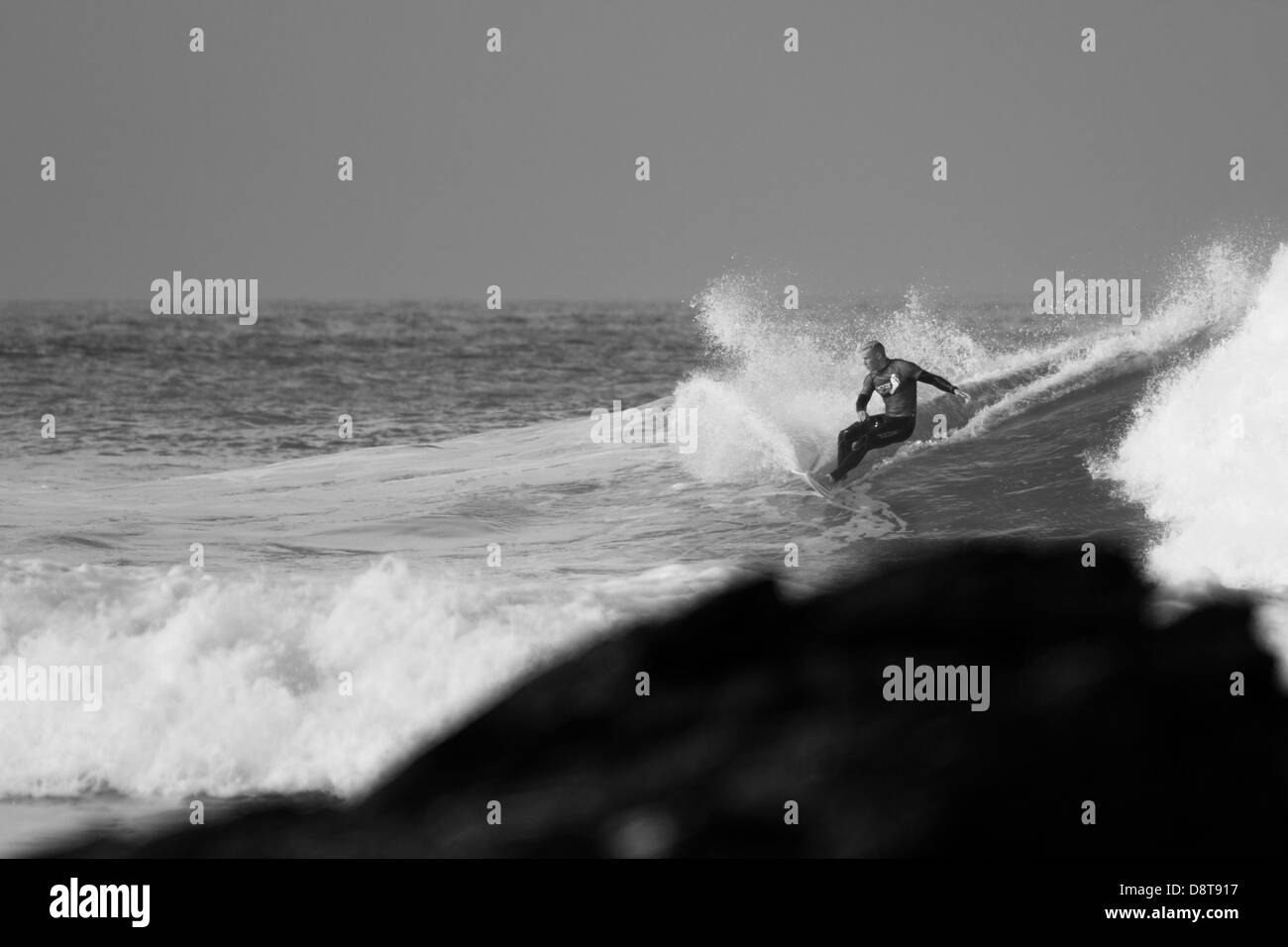 FISTRAL BEACH. Surfer und Modell Matt Rodwell bei den BUCS (britische Universitäten und Colleges Sport)-Surf-Meisterschaften. Stockfoto