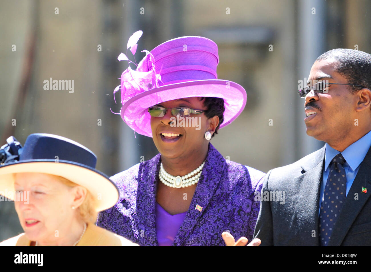 Westminster Abbey, London, 4. Juni 2013. Gäste in den Dienst zum Gedenken 60 Jahre seit der Krönung von Königin Elizabeth II Stockfoto