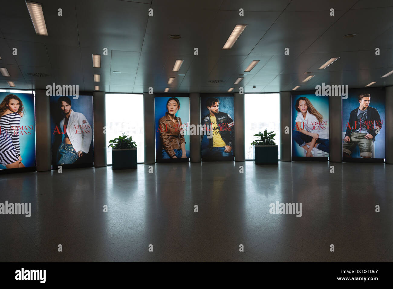 Armani Jeans Werbung Fiumicino Flughafen, Rom, Italien Stockfoto