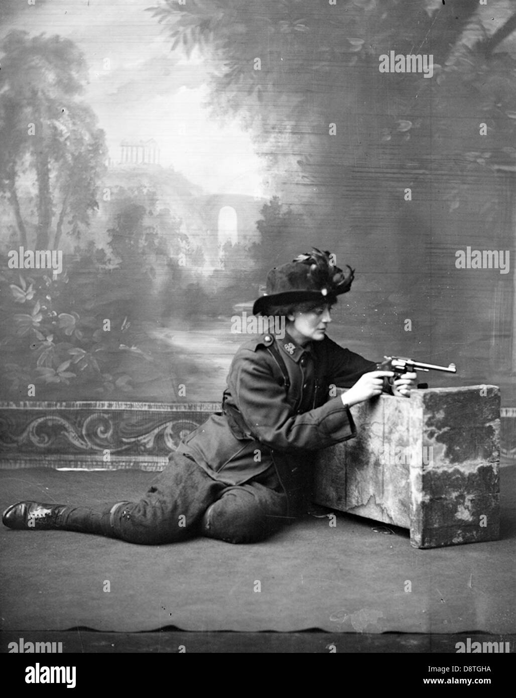 Constance MARKIEVICZ (1864-1927) Irischer Revolutionär nationalistisch auf der Bühne wahrscheinlich im Abbey Theatre, indem sie ihre Rolle im Osteraufgang von 1916 nachstellte, Stockfoto