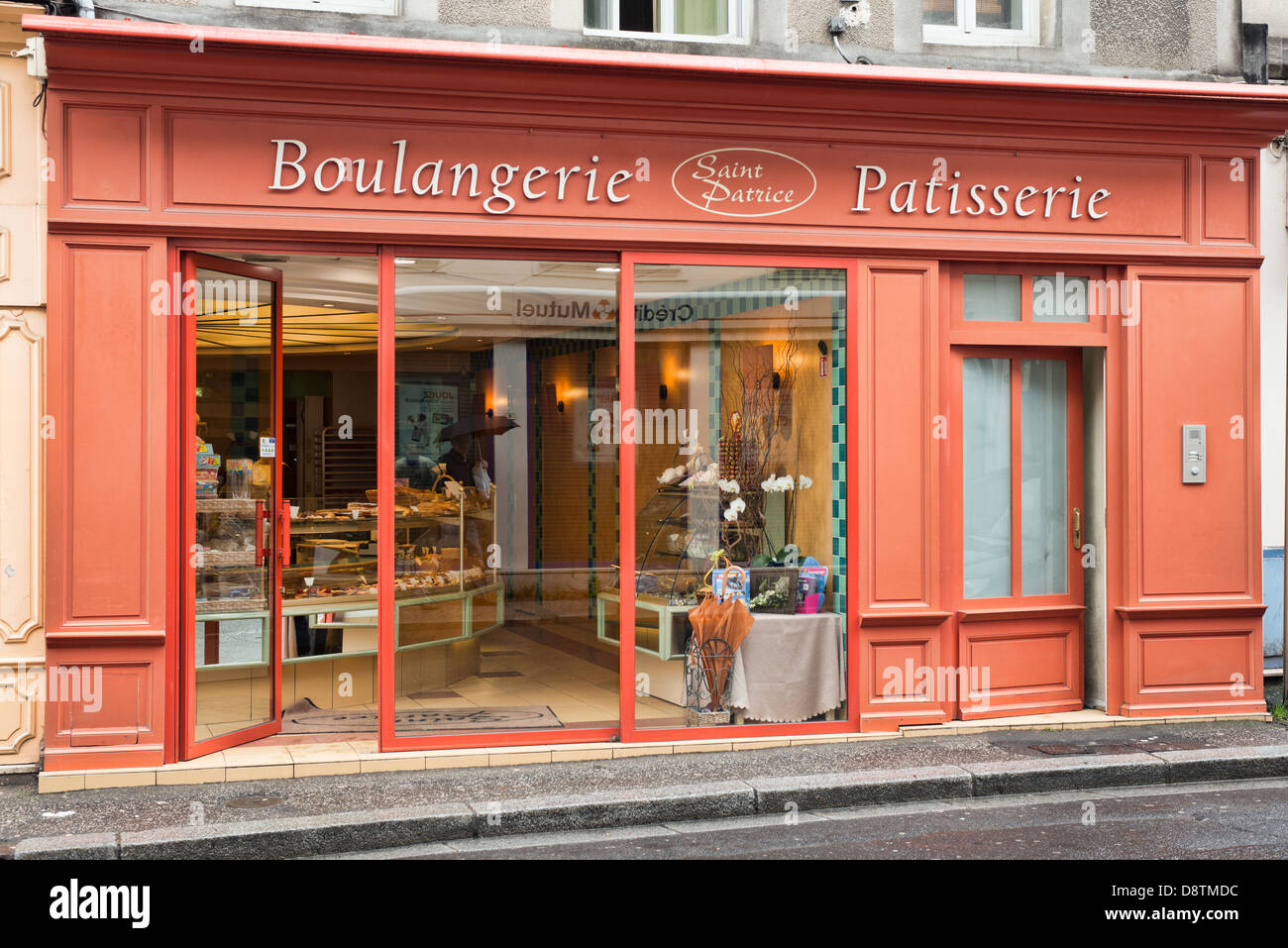 Eine französische Bäckerei und Konditorei in Bayeux, Normandie, Frankreich Stockfoto
