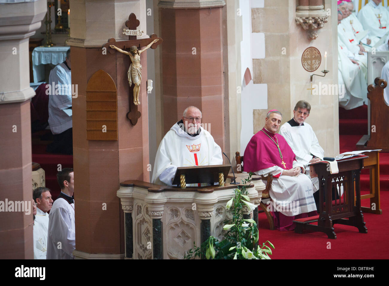 Katholische Messe, St. Josephs Kathedrale, Swansea, Südwales. Stockfoto