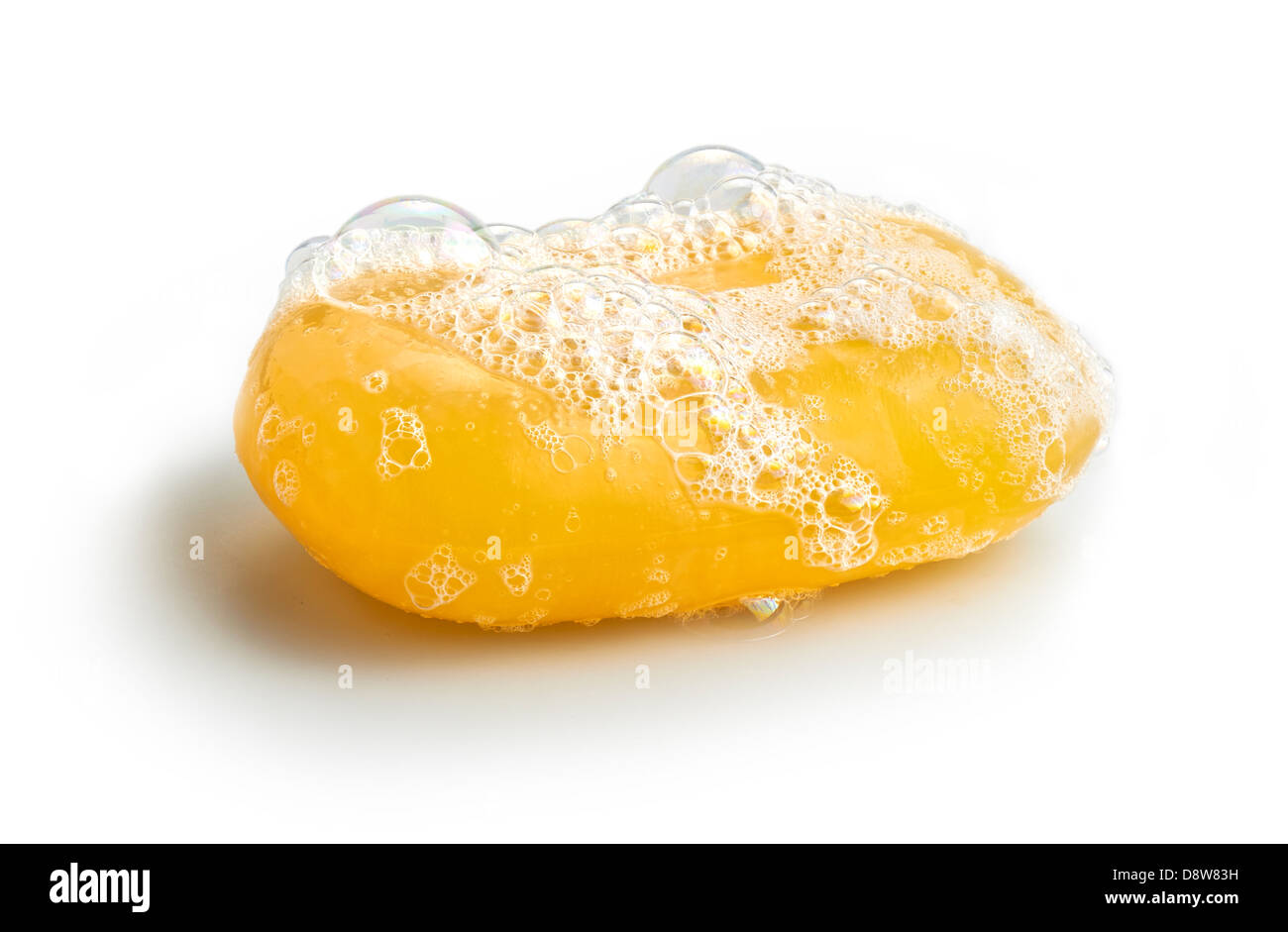 Gelbe Seifenblase der Isolation auf weißem Hintergrund Stockfoto