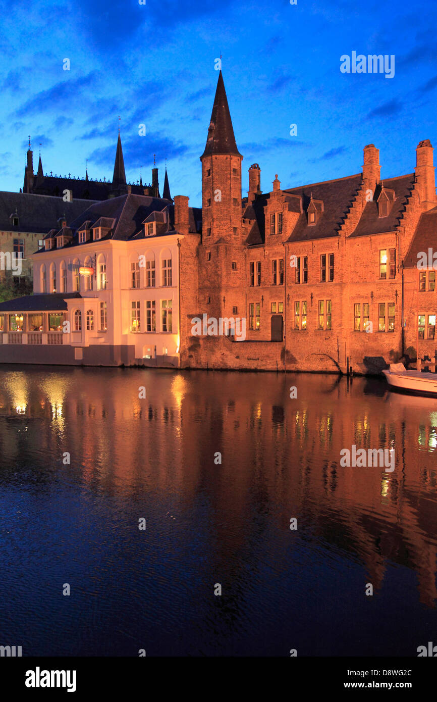 Belgien, Brügge, Kanal Szene, Nacht, Stockfoto