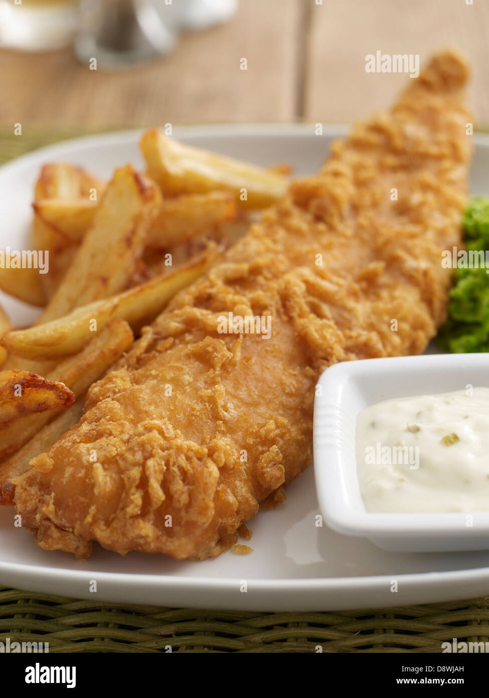 Fisch-Chips Remoulade Erbsenpüree Abendessen restaurant Stockfoto