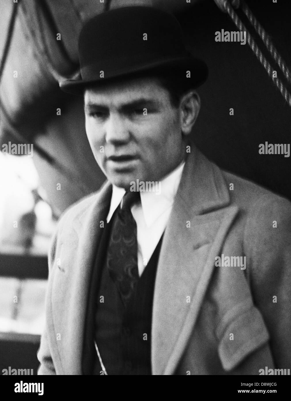 Oldtimer-Foto von Boxer Jack Dempsey (1895 – 1983) – Dempsey, bekannt als „der Manassa Mauler“, war von 1919 bis 1926 Weltmeister im Schwergewicht. Foto ca. 1920 – 1925. Stockfoto