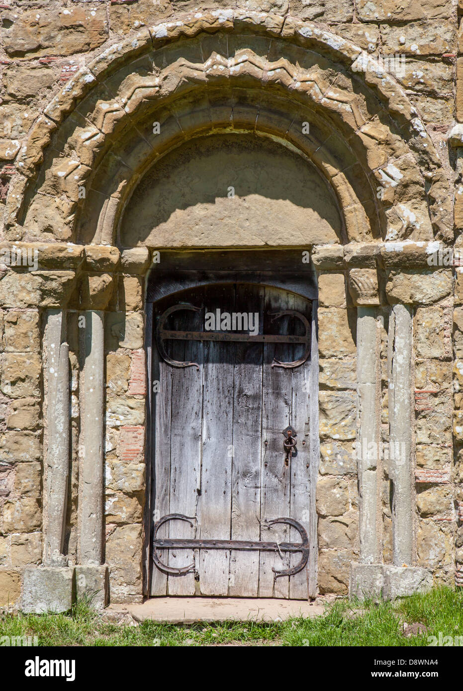 Bogen Sie Tür der Heide-Kapelle, in der Nähe von Clee St. Margaret, Ludlow, Shropshire Stockfoto