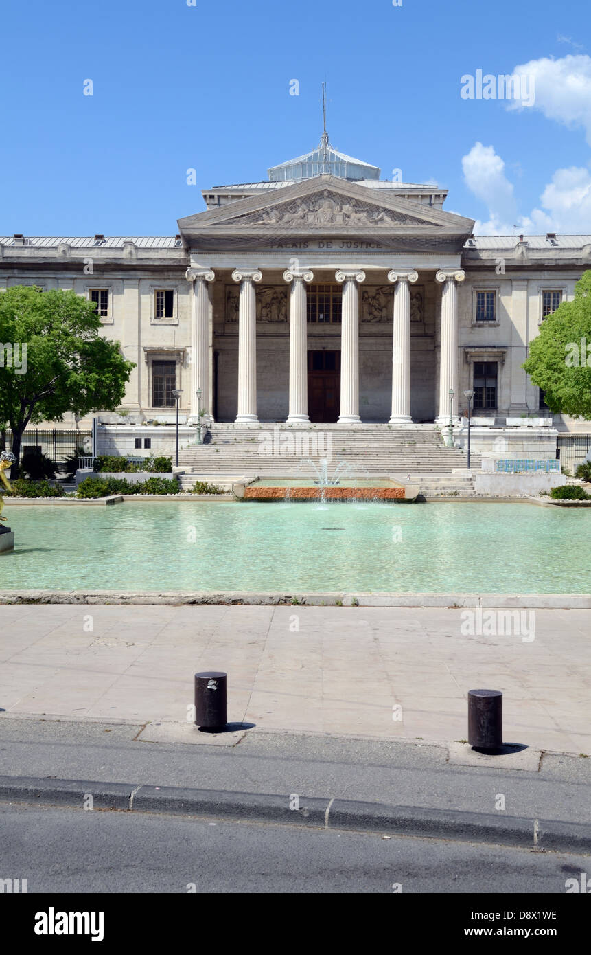 Neoklassische Architektur des Palais de Justice (1856-1862), Gerichtshöfe von Marseille oder Gerichtsgebäude am Place Montyon Marseille Provence France Stockfoto