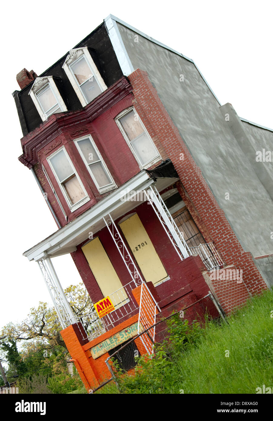 Ein leeres Haus steht allein in Baltimore, Maryland, USA Stockfoto