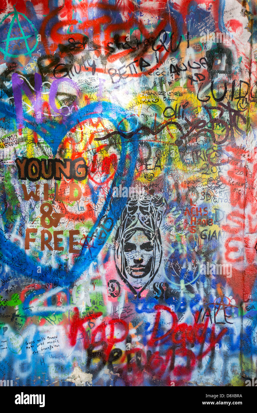 Graffiti an der John Lennon Wand in Prag, Tschechische Republik, Europa. Stockfoto