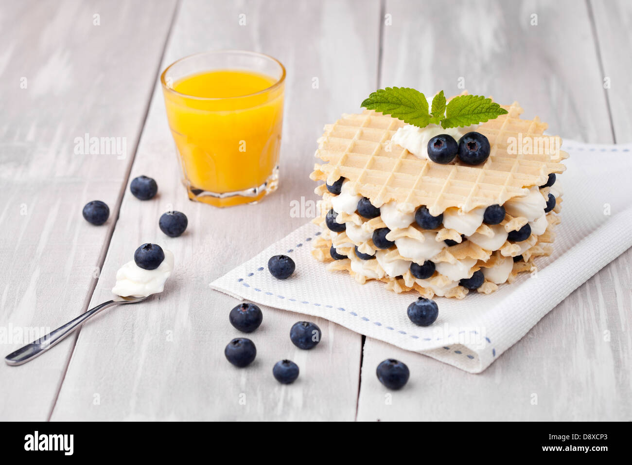 Waffel mit Heidelbeeren Stockfoto