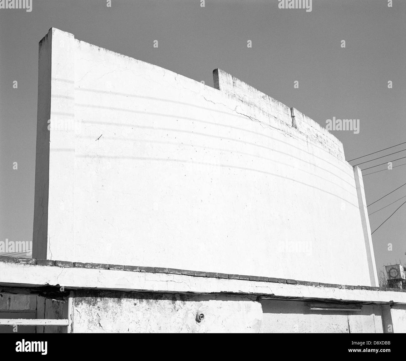 Wand, niedrigen Winkel Ansicht (B&W) Stockfoto