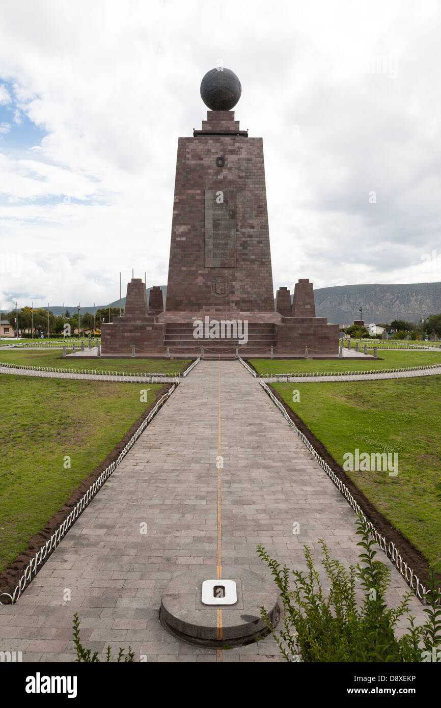 Mitad del Mundo, Denkmal, Kennzeichnung der Äquatorlinie, in der Nähe von Quito, Ecuador Stockfoto