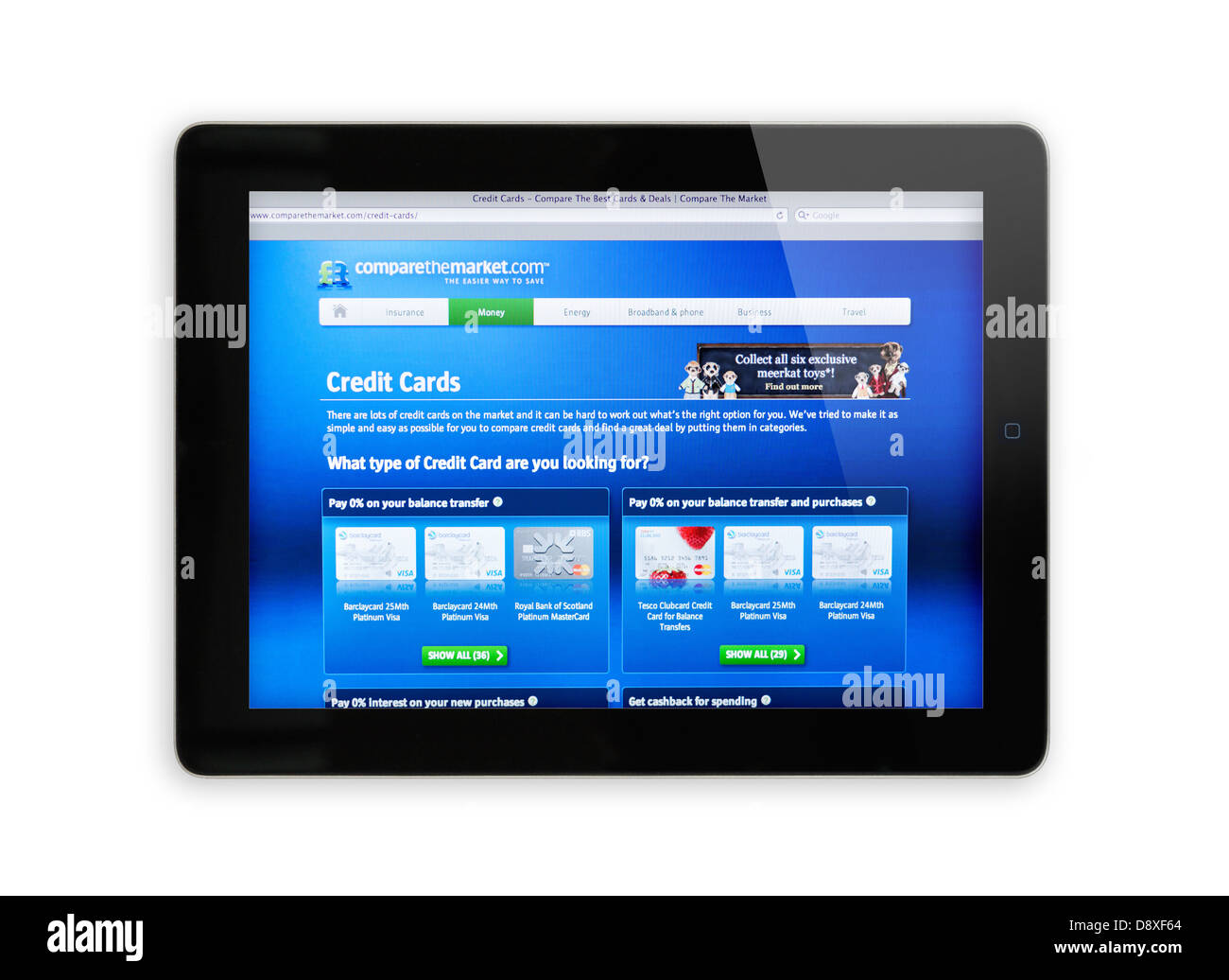 Vergleichen Sie die Markt - günstige Kfz-Versicherung Webseite auf dem iPad Stockfoto