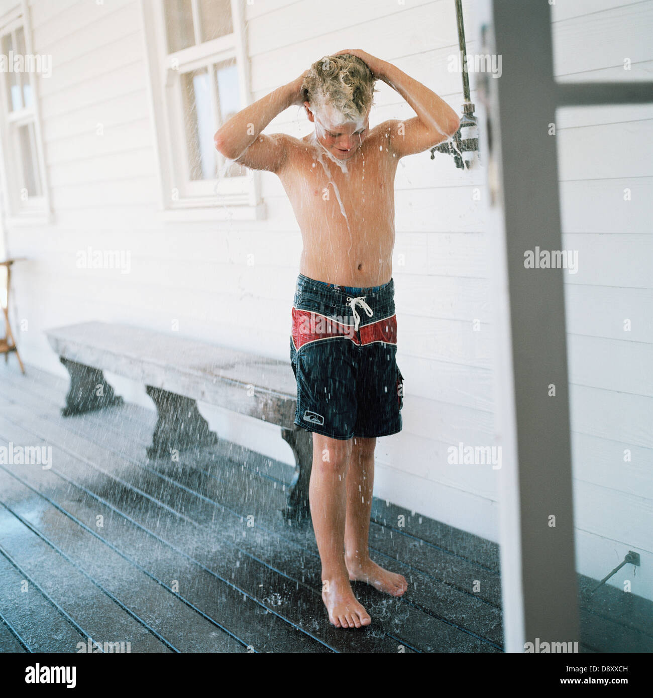 Children Showering Outdoors Stockfotos & Children Showering Outdoors