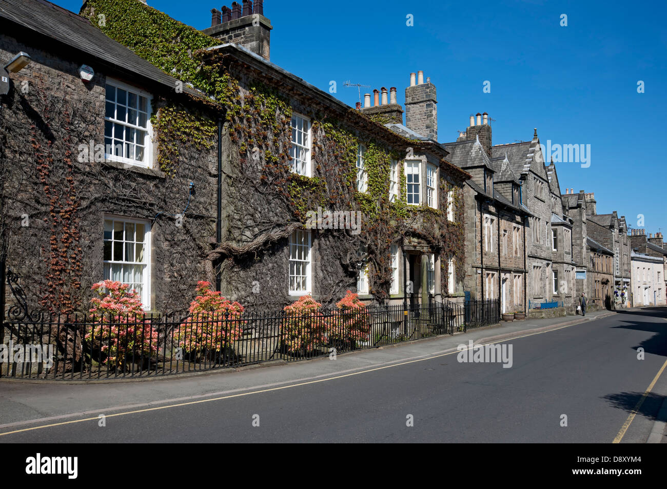 Village Cottages Häuser auf der Main Street Kirkby Lonsdale Cumbria England Großbritannien Großbritannien GB Großbritannien Stockfoto